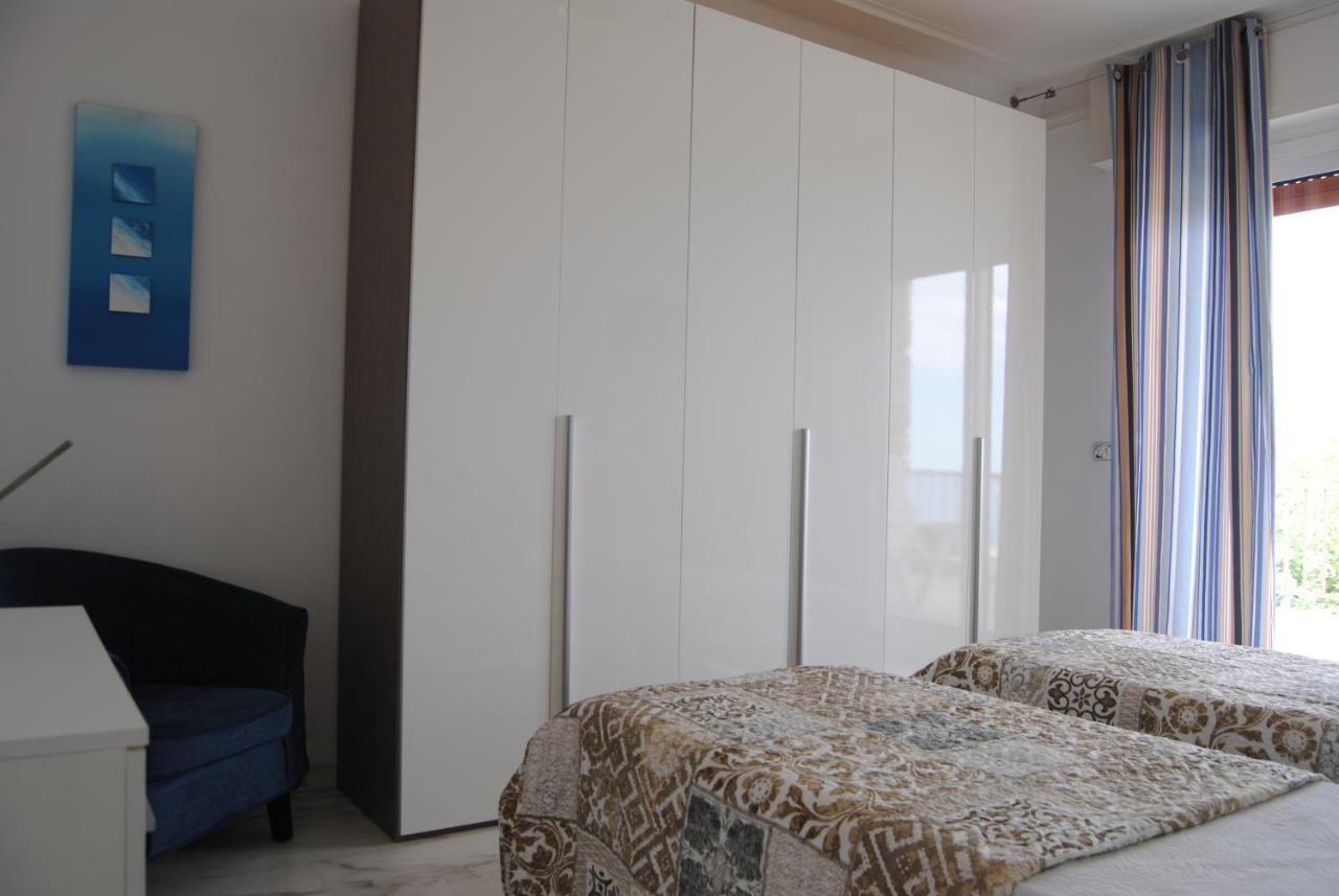 Gaiavacanze Beach Apartment Bordighera Exteriör bild