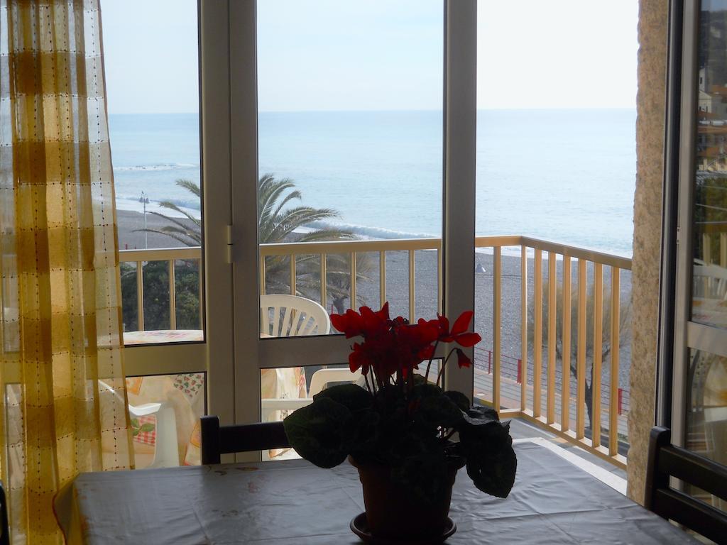 Gaiavacanze Beach Apartment Bordighera Rum bild