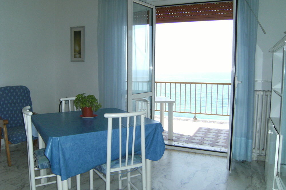 Gaiavacanze Beach Apartment Bordighera Exteriör bild