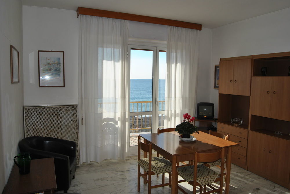 Gaiavacanze Beach Apartment Bordighera Exteriör bild